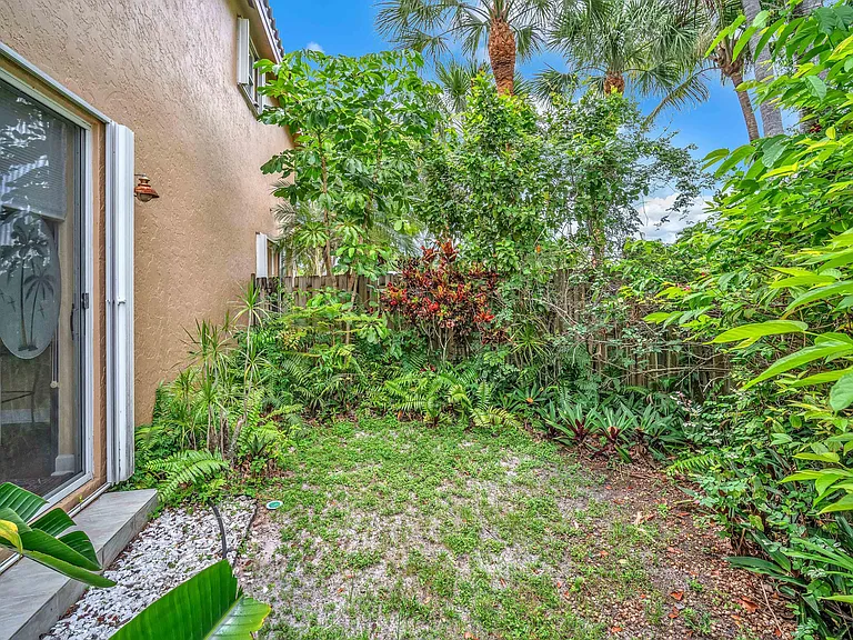 1888 SW 53rd Ave — Photo 30