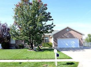 1439 N 1750 W, Clinton, UT 84015