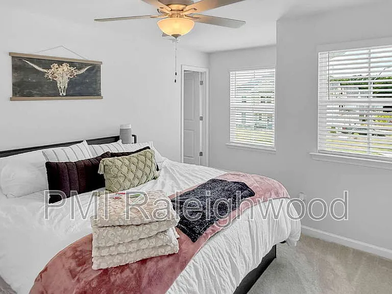 136 Kobus Ct — Photo 20