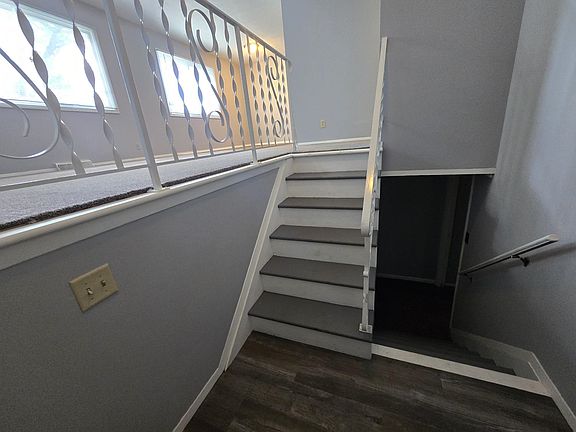3rd image of 3426 New England Dr