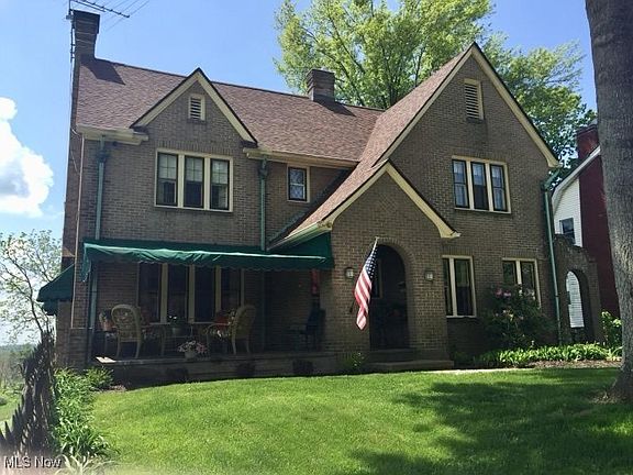 3rd image of 413 Oakwood Dr
