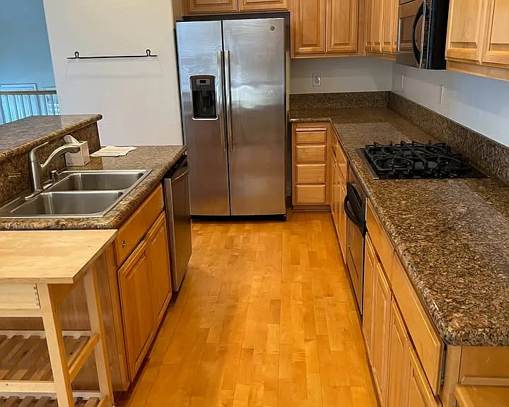 11 Royal Oak Ct — Photo 3