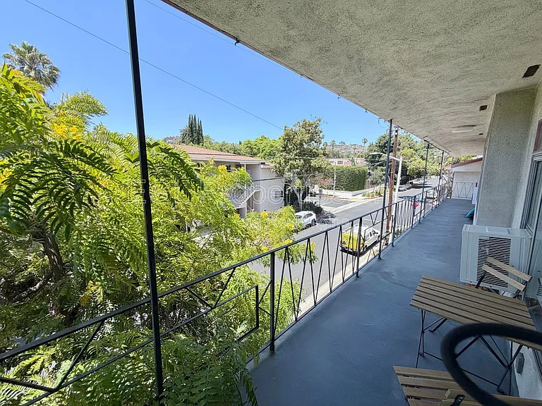 1168 N Curson Ave #12 — Photo 17
