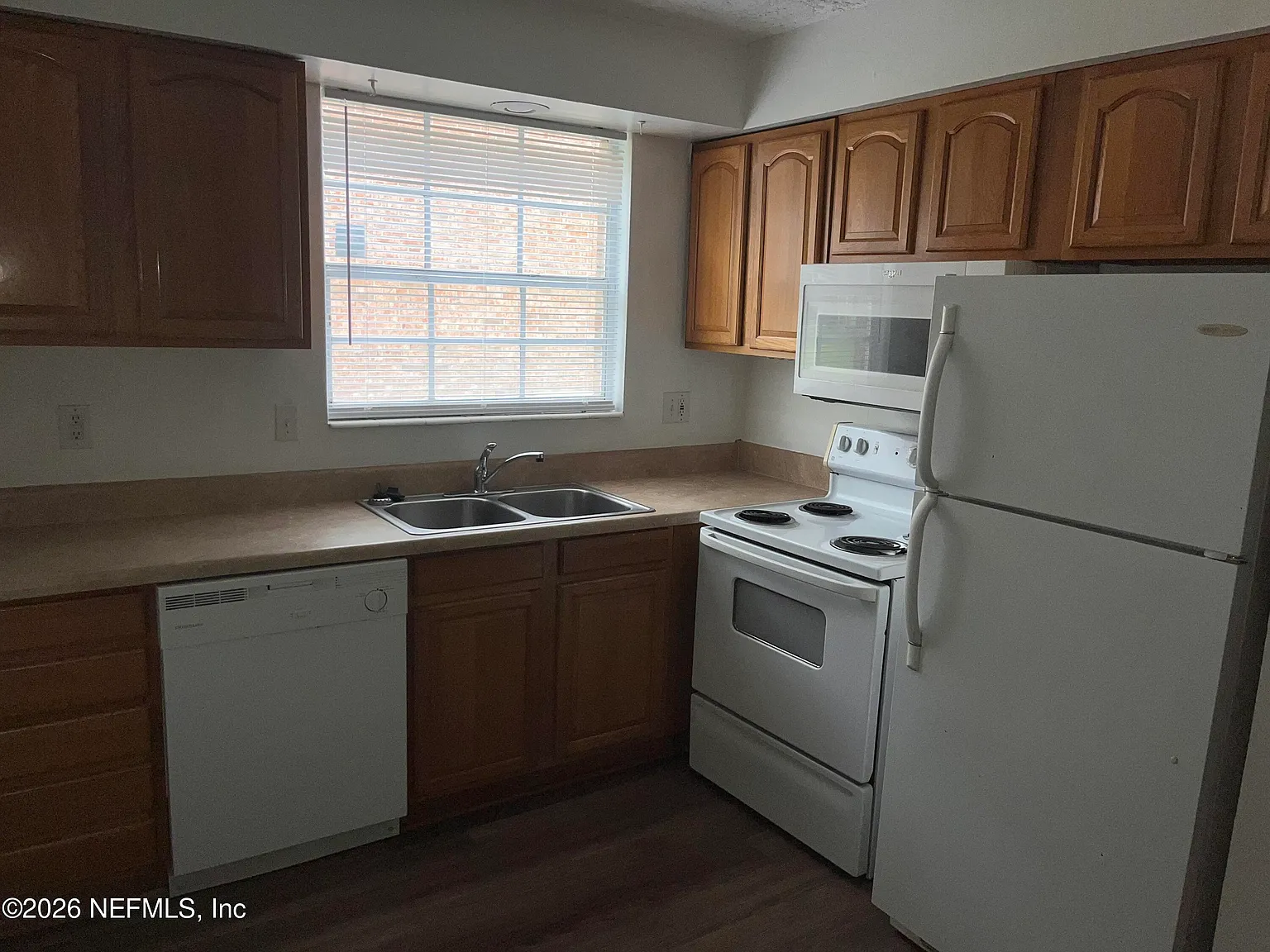1 bed, 1.0 bath, 830 sqft, $1,150 — Photo 3