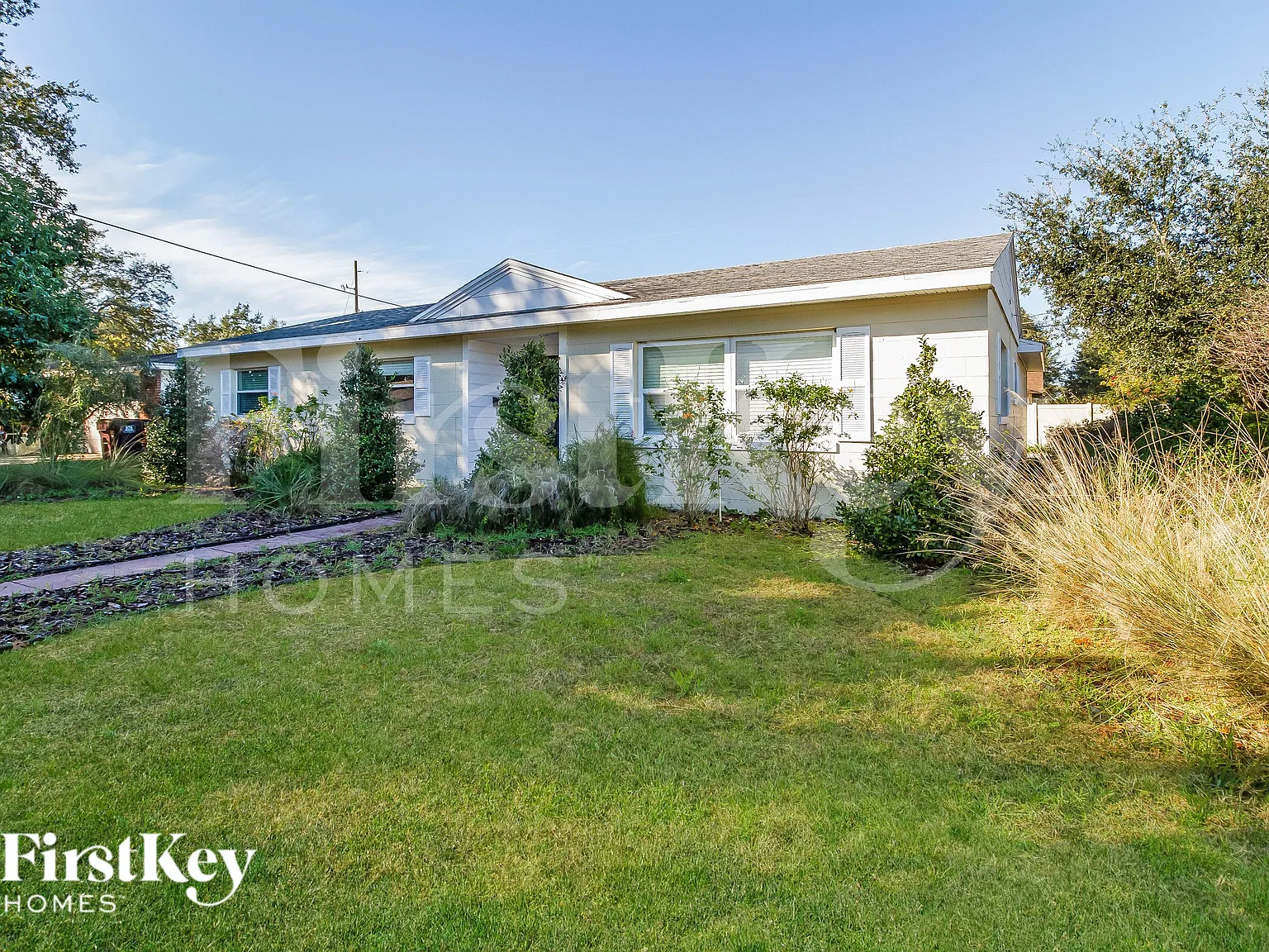 3 bed, 2.0 bath, 1419 sqft, $1,995 — Photo 2