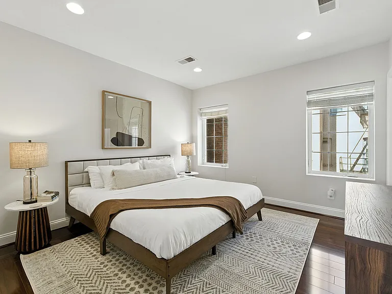 2033 P St NW — Photo 7