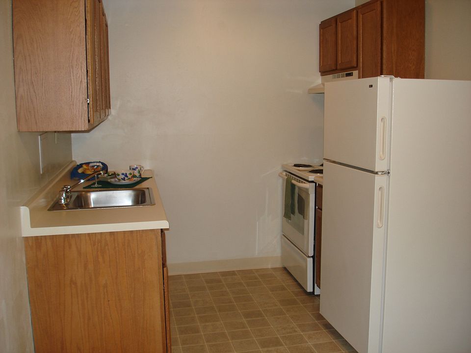 2nd image of 10064 Crown Point Dr APT B