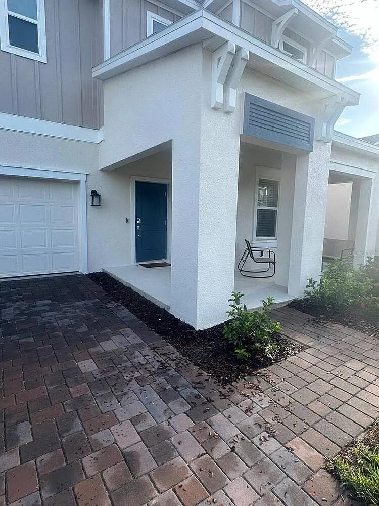 4 bed, 2.5 bath, 2469 sqft, $3,350 — Photo 1