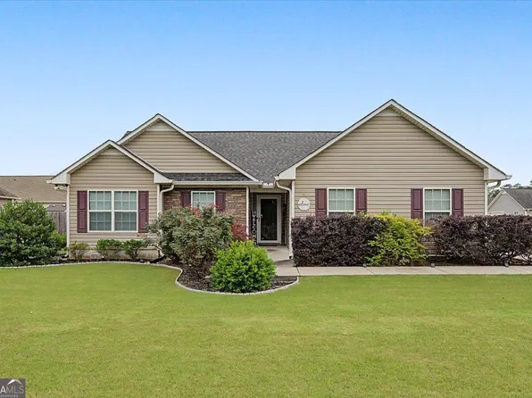 100 Legacy Ln, Calhoun, GA 30701