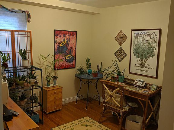 4th image of 1551 Stadium Ave