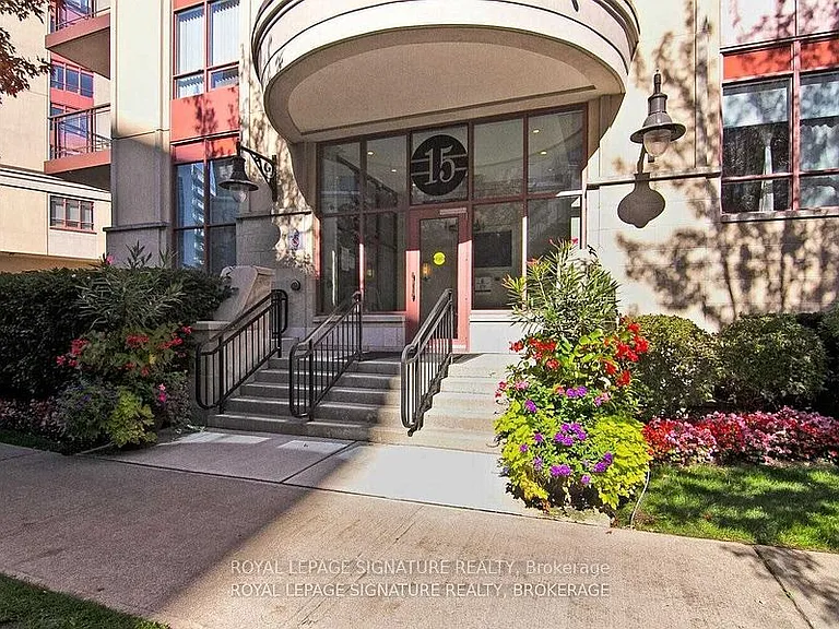 15 Rean Dr #405 — Photo 26