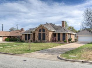 718 Lakewood Ln, Grapevine, TX 76051