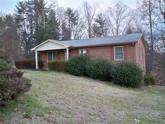 2nd image of 2422 W Lenoir Dr