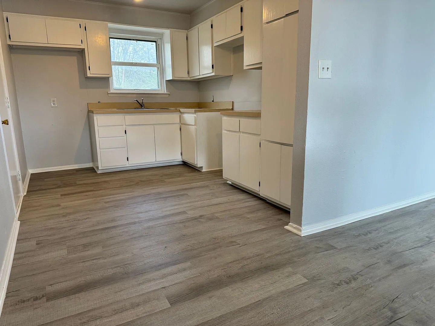 3 Bedroom/1 Bath — Photo 3