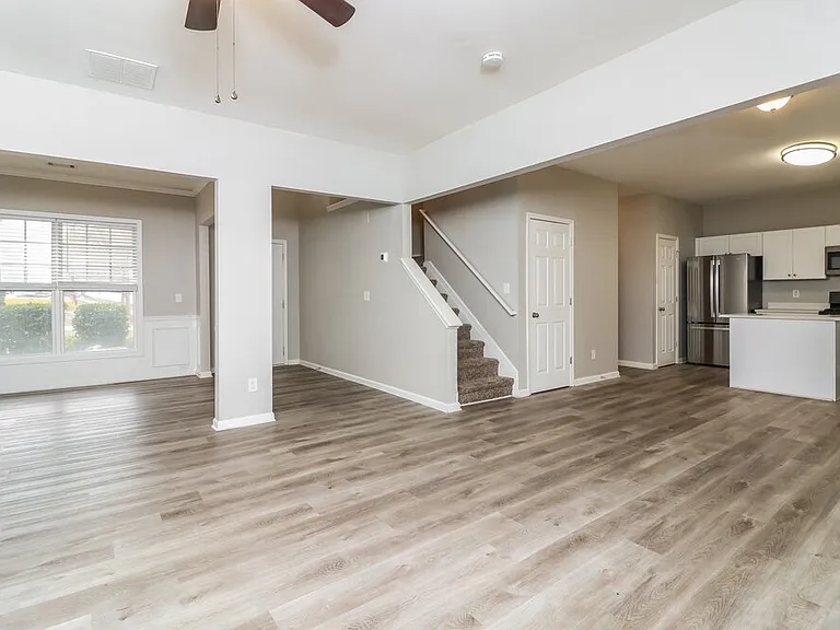 3643 Uppark Dr — Photo 6