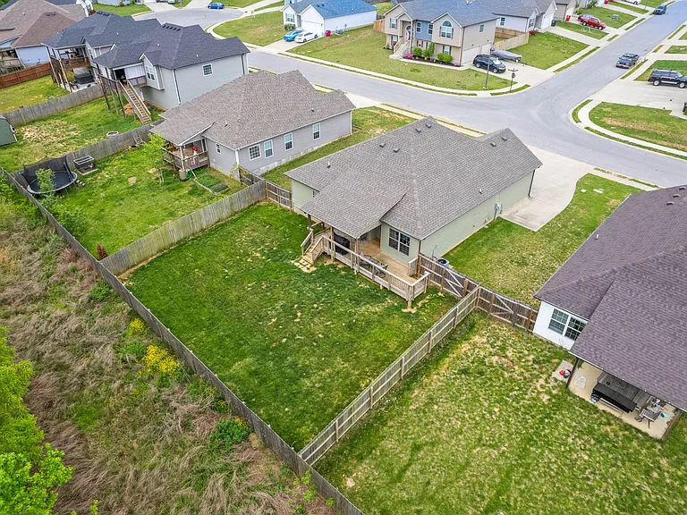 757 Tidwell Dr — Photo 6