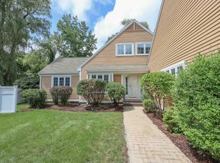 152 Straw Hill Rd, Manchester, NH 03104