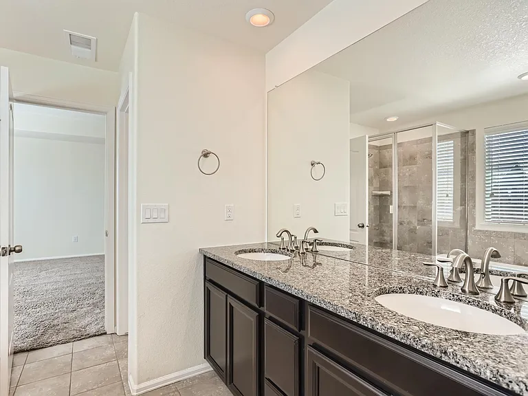 14980 Vienna Cir — Photo 18