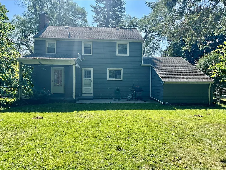 1161 Winton Rd S — Photo 31