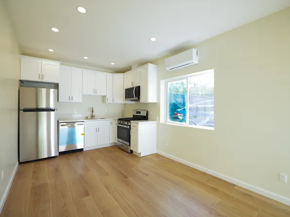 6734 1/2 N Tampa Ave, Reseda, CA 91335