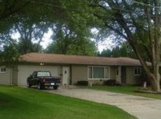 348 Longview Dr, Waterloo, IA 50701