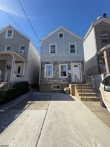1016 Laura St Photo 1