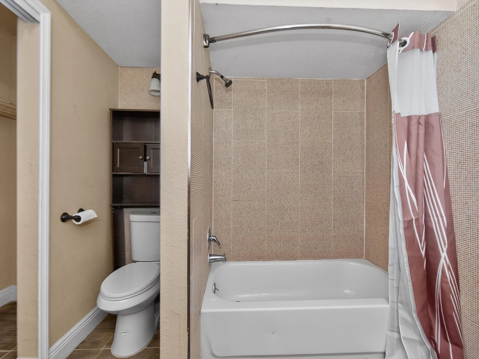 4 bed, 2.0 bath, 1500 sqft, $910 — Photo 4