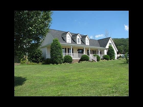 1st image of 19233 Trotters Ln