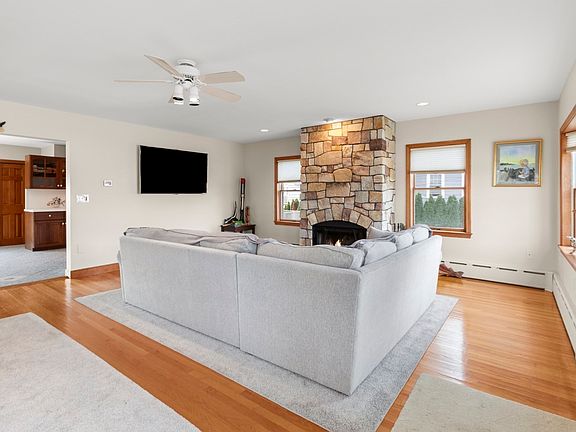 5th image of 8 Castle Rd