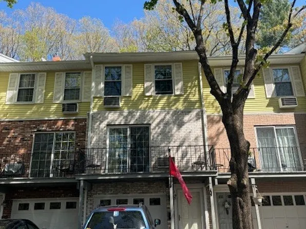 95 Hunter Court #95, Torrington, CT 06790