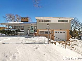 806 Marvel Dr, Greenville, MI 48838