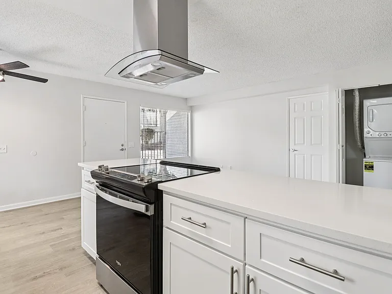 Waterleaf Apartment Homes — Photo 9