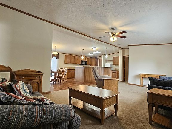 5th image of 4910 Pershing Dr