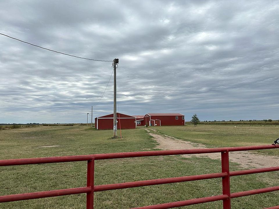 1038 NE 10th Ave, Hoisington, KS 67544 MLS 209282 Zillow