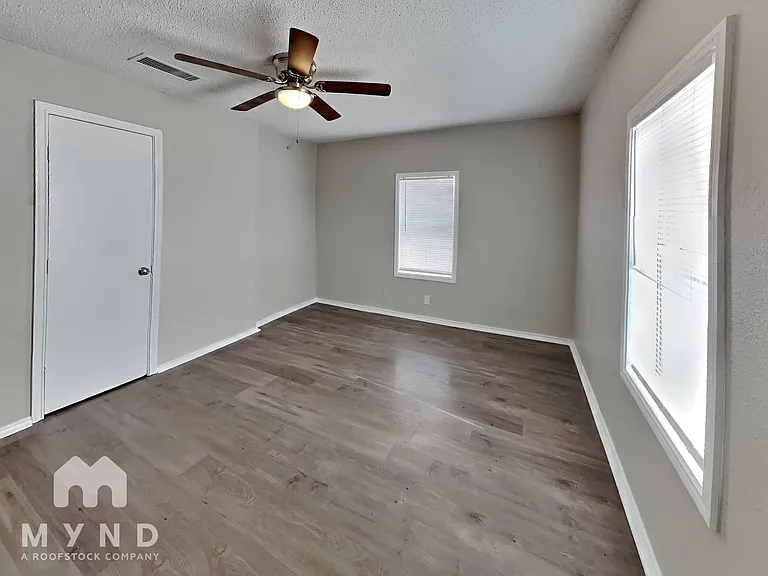 306 E Stanford St — Photo 8