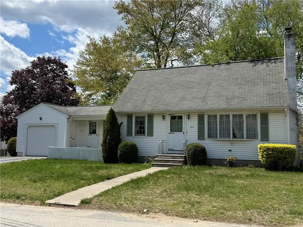 60 Coldbrook Dr, Cranston, RI 02920