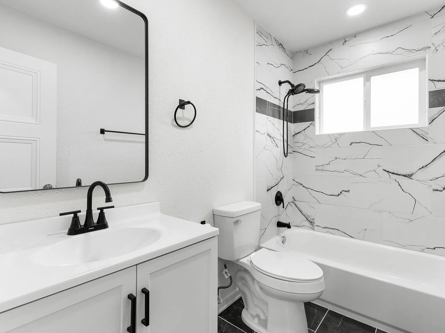 3 bed, 1716 sqft, $3,000 — Photo 4