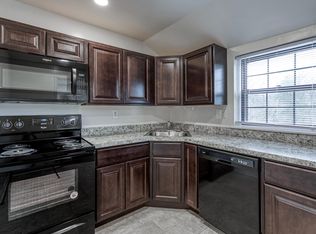 2 Beech Dr APT E, Middle River, MD 21220