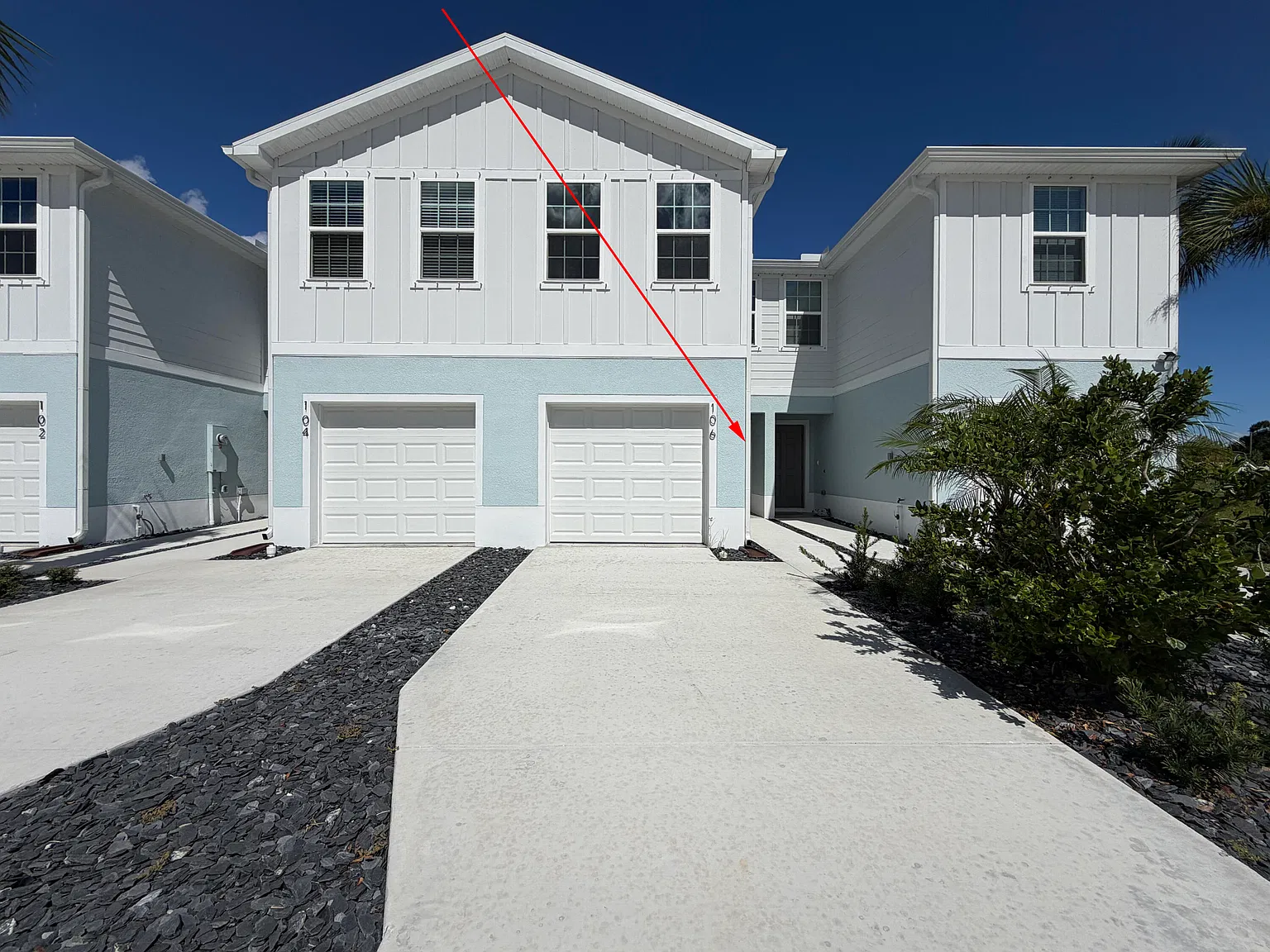 3 bed, 2.5 bath, 1440 sqft, $2,200 — Photo 2