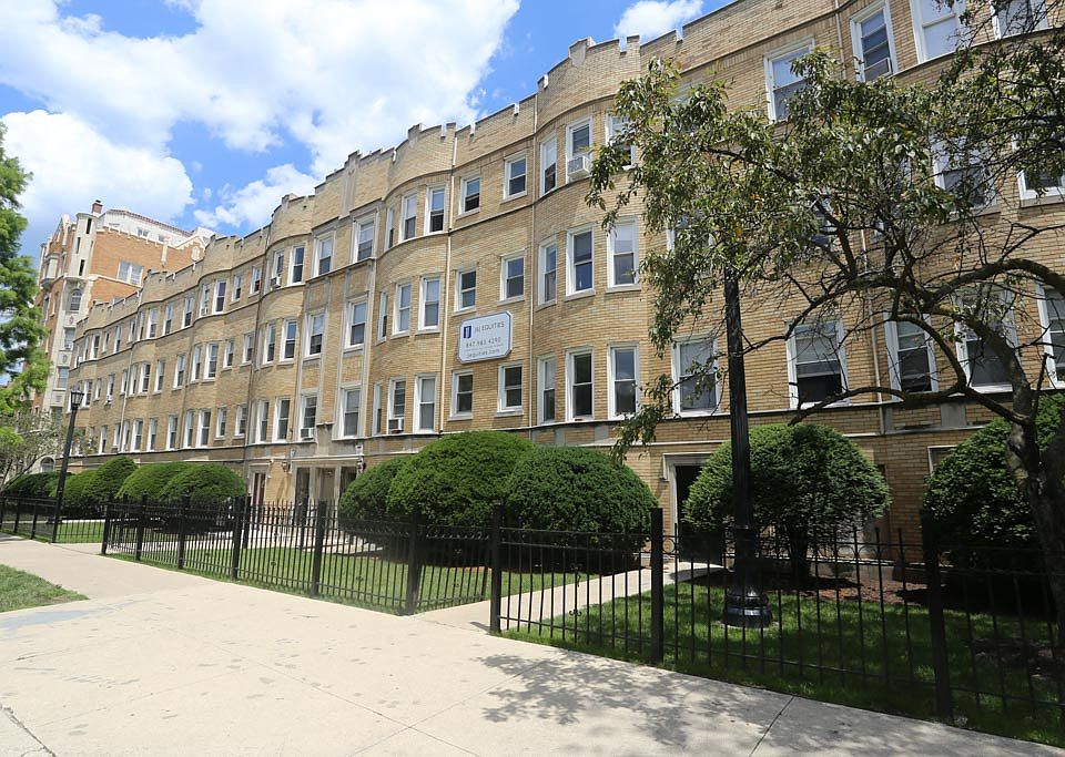 1st image of 4515 N Malden St APT 3A