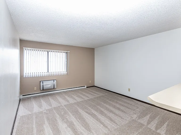 Foxhill Apartments — Photo 55