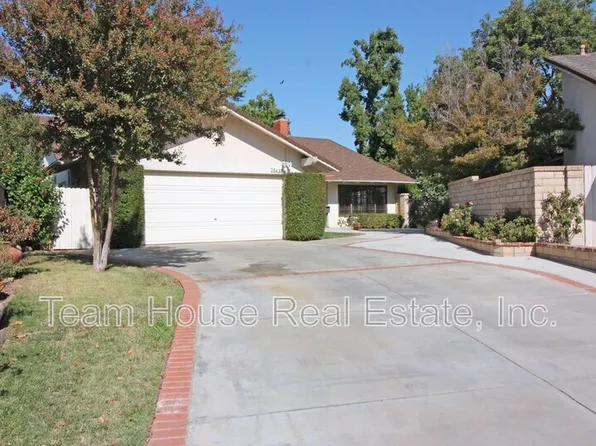 25433 Plaza Escovar, Santa Clarita, CA 91355