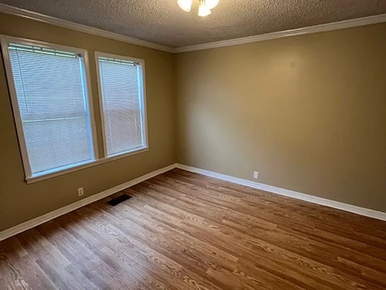 401 Cherry St — Photo 12