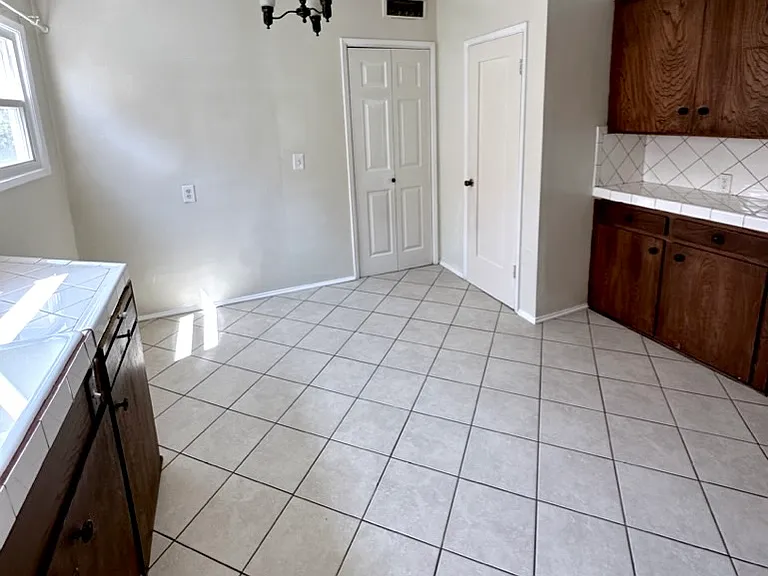 KITCHEN-MORE COUNTER SPACE