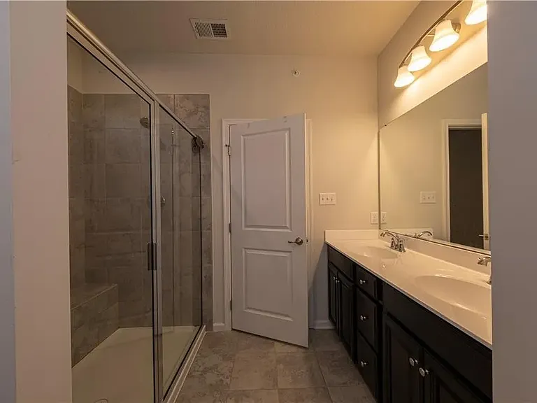 504 Florida Blvd — Photo 29