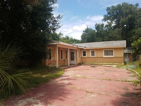 4th image of 1413 Pine Lake Rd