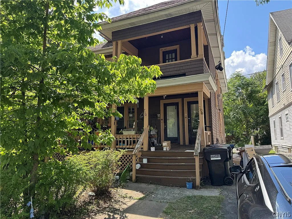 3 bed, 2.0 bath, 2236 sqft, $1,500 — Photo 1