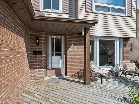 4th image of 54 Royal Orchard Pl