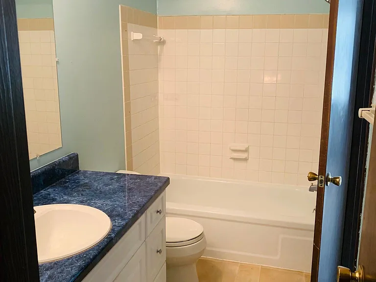 110 Bellwood Ct — Photo 11