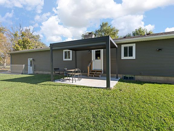 4th image of 704 Tecumseh Rd